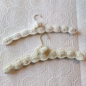 Vintage Handmade Crochet Padded Hangers Set of 2 Cream Shell Stitch 16 Inch